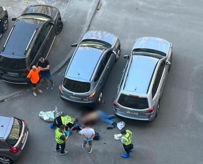 Ουκρανία: Εκτέλεση πράκτορα της SBU στο Κίεβο με 5 σφαίρες και όπλο με σιγαστήρα – (video)