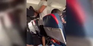 Αναστάτωση σε πτήση στις ΗΠΑ: Επιβάτης επιχείρησε να ανοίξει την έξοδο κινδύνου – Αναγκαστική προσγείωση αεροσκάφους