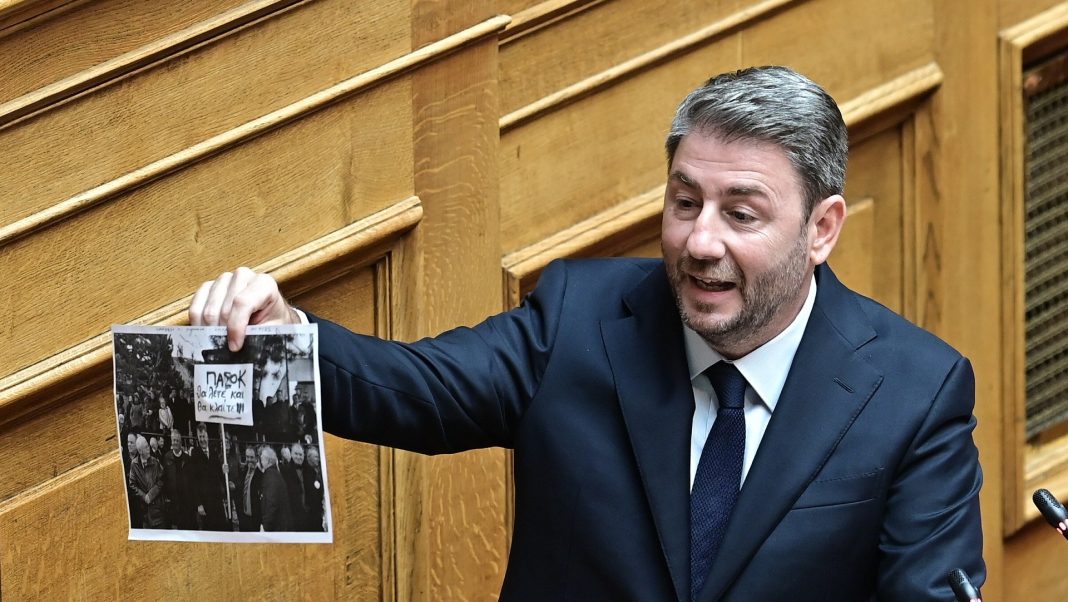 androulakis-fotografia-vouli-plakat