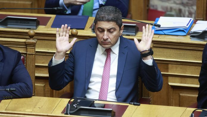 Σκάνδαλο ΟΠΕΚΕΠΕ: Όταν ο Αυγενάκης χαρακτήριζε «ανίκανο» τον Σημανδράκo – Τον απομάκρυνε 10 μέρες μετά