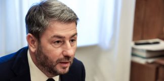 Το ΠΑΣΟΚ ξανά σε εσωκομματική δίνη