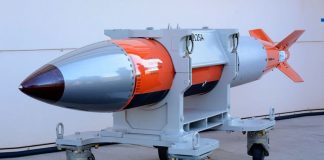 Κρεμλίνο για εγκατάσταση πυρηνικών όπλων των ΗΠΑ στην Βρετανία: «Οι υπηρεσίες μας παρακολουθούν τις εξελίξεις»