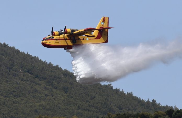 Φωτιά τώρα στην Τροιζήνα – Επιχειρούν 6 εναέρια