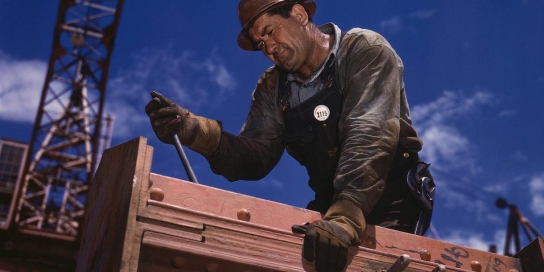 construction-worker-60585_1280-e1751316016351