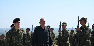 Έκτακτες μεταθέσεις στο Στρατό: «Δεν ξέρω, δεν είδα , δεν άκουσα» λέει ο Δένδιας που κόλλησε «ανηξερίτιδα» από τον Μητσοτάκη