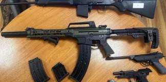 Επιχείρηση του ελληνικού FBI στη Δυτική Αττική – Τρεις συλλήψεις για όπλα και κοκαΐνη