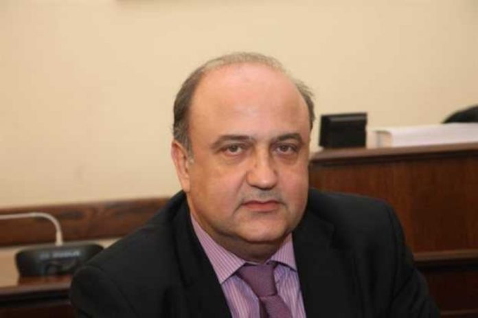 Τα αδέλφια Φλωρίδη που θα διαφεντεύουν την ελληνική δικαιοσύνη και η καρατόμηση Σημανδράκη εν γνώσει του Μητσοτάκη