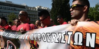 Παλεύουν με τις φωτιές και την ανασφάλεια: Μόλις 2.500 οι εποχικοί πυροσβέστες – Πρόβλημα το όριο ηλικίας και η 8μηνη εργασία