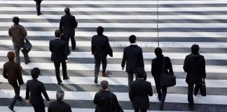 Θύελλα για το νέο εργασιακό νομοσχέδιο – «Τελειώνουν» το οκτάωρο οι νέες ρυθμίσεις