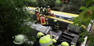 Σε υπερχείλιση αγωγού λυμάτων οφείλεται η κατολίσθηση που προκάλεσε το σιδηροδρομικό δυστύχημα στη Γερμανία