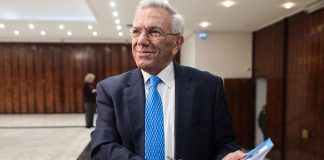 «Εγκλωβιζόμαστε στα 6 μίλια, με μηδενική ΑΟΖ»: Προειδοποιήσεις από τον Γ. Βαληνάκη