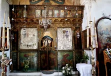 Γρεβενά: Μπήκαν από το παράθυρο σε ιερό ναό και έκλεψαν χρυσαφικά, λίρες και τιμαλφή αξίας 3.000 ευρώ