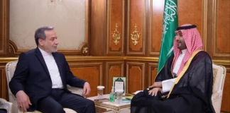 Συνάντηση του Ιρανού ΥΠΕΞ με τον Σαουδάραβα πρίγκιπα για το τέλος του πολέμου Ιράν-Ισραήλ