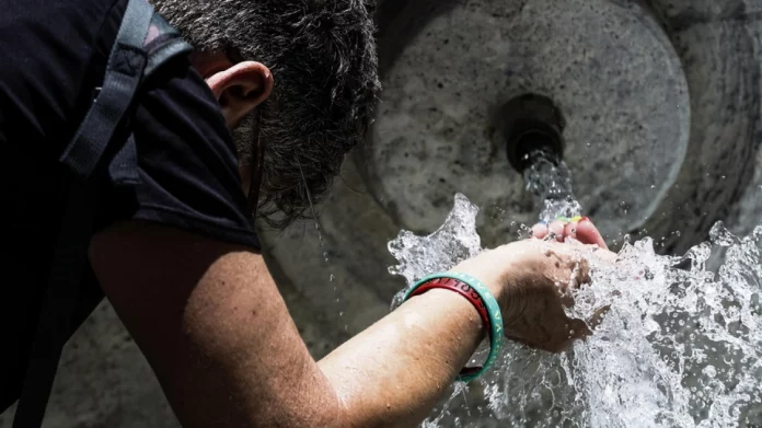 Ένας εργαζόμενος νεκρός από τον καύσωνα στην Ιταλία – Πάνω από 35 βαθμούς σε δεκάδες πόλεις