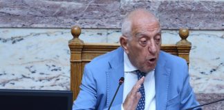 Βουλή – σκάνδαλο ΟΠΕΚΕΠΕ: Ασφυκτική πίεση της αντιπολίτευσης στον Κακλαμάνη για ακύρωση της ψηφοφορίας – παρωδίας