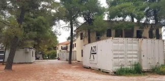 Υπό πολιορκία οι κάτοικοι των Θερμοπυλών: Γεμίζει συνεχώς με μετανάστες η δομή που έπρεπε να έχει κλείσει