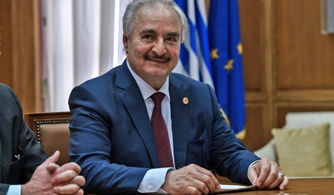 ΣΥΝΑΝΤΗΣΗ ΤΟΥ ΠΡΩΘΥΠΟΥΡΓΟΥ ΚΥΡ. ΜΗΤΣΟΤΑΚΗ ΜΕ ΤΟΝ ΕΠΙΚΕΦΑΛΗΣ ΤΟΥ ΛΙΒΥΚΟΥ ΕΘΝΙΚΟΥ ΣΤΡΑΤΟΥ (LNA) ΧΑΛΙΦΑ ΧΑΦΤΑΡ(EUROKINISSI/ΤΑΤΙΑΝΑ ΜΠΟΛΑΡΗ)