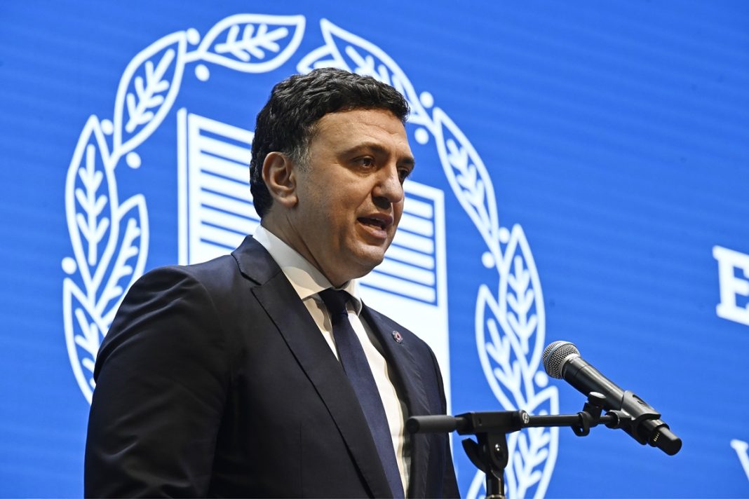 ÅÊÄÇËÙÓÇ ÓÔÏ YÐOYPÃEIO KËIMATIKHÓ KPIÓHÓ KAI ÐOËITIKHÓ ÐPOÓTAÓIAÓ ÃIA THN AÐOTIMHÓH THÓ ANTIÐYPIKHÓ ÐEPIOÄOY KAI TH BPABEYÓH TÙN ÄÙPHTÙN TÙN MH EÐANÄPÙMENÙN AEPOÓKAÖÙN (drones) ÐÁÑÏÕÓÉÁ ÔÏÕ ÐÑÙÈÕÐÏÕÑÃÏÕ ÊÕÑÉÁÊÏÕ ÌÇÔÓÏÔÁÊÇ