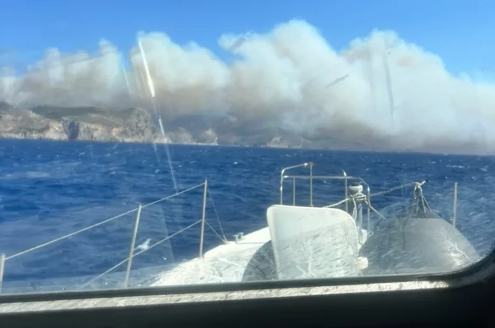 Φωτιά στα Κύθηρα: Σε 139 απεγκλωβισμούς πολιτών προχώρησε το Λιμενικό (φωτο)