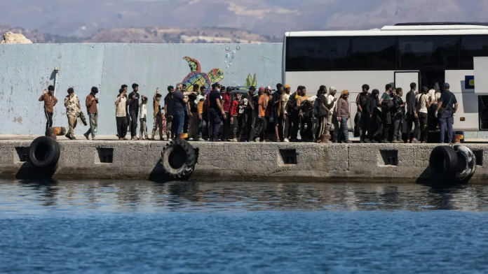 Μεταφέρουν τους παράνομους Αφρικανούς και Ασιάτες στην Μαλακάσα – Οι προηγούμενοι «ένοικοι» της δομής που πήγανε;