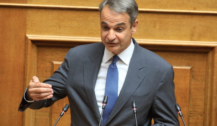 Πώς ο Μητσοτάκης υιοθέτησε το αφήγημα για τα «επιχειρηματικά κέντρα» και τα ΜΜΕ-πλυντήρια