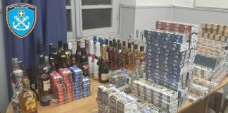 Πειραιάς: Χειροπέδες σε δύο Αλβανούς – Έκρυβαν σε ΙΧ λαθραία ποτά, τσιγάρα και καπνό (φωτο)