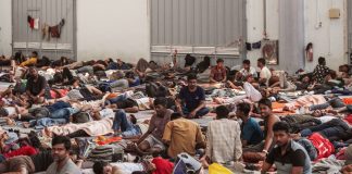 Προσφυγικό: Κυβερνητική διολίσθηση στη σκληρή γραμμή για εσωτερική κατανάλωση