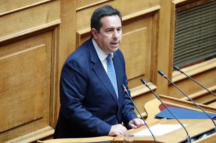 Επίθεση Κωνσταντοπούλου στην κυβέρνηση για Καραμανλή: Είναι ύβρις η στάση σας να τον “ξεπλύνετε” – Υπόλογος για τα Τέμπη ο πρωθυπουργός
