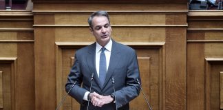 Μητσοτάκης για μεταναστευτικό: Πανικός χωρίς λόγο με τα συνήθη «έκτακτα» μέτρα