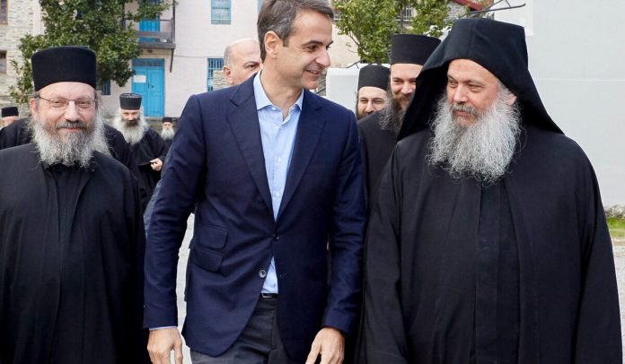 Για τη «Δεξιά του Κυρίου» ο Μητσοτάκης στο Άγιο Όρος – Το παρασκήνιο της επίσκεψης