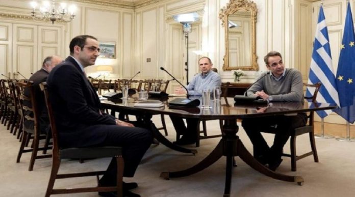 Με εντολή Μητσοτάκη η ΝΔ γίνεται «Ομάδα Αλήθειας» και ο Γρηγόρης Δημητριάδης ξαναγίνεται πρώτο βιολί