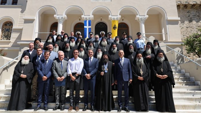 Μητσοτάκης στο Άγιο Όρος: Κλείνει για την κυβέρνηση το κεφάλαιο της σύγκρουσης με την εκκλησία για το γάμο ομοφυλόφιλων ζευγαριών
