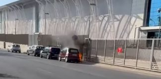 Μαρούσι: «Μπουρλότιασε» παρκαρισμένο αυτοκίνητο έξω από εμπορικό κέντρο