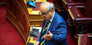 Τα «περίεργα» του Παρασκευαΐδη που προβληματίζουν το ΠΑΣΟΚ