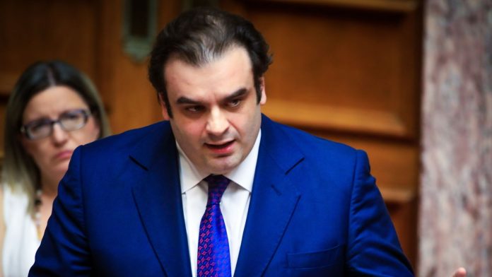 Πιερρακάκης σε Χαρίτση: Η οσμή των υπονόμων του διαδικτύου ήρθε στην αίθουσα της Βουλής
