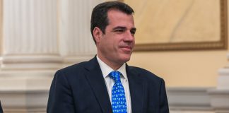 «Βεντέτα» Πλεύρη με τους δημάρχους για τη μόνιμη δομή στην Κρήτη – Επιμένει στη δημιουργία της, παρά τη θύελλα αντιδράσεων