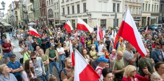 Διαδηλώσεις κατά της μετανάστευσης σε δεκάδες πόλεις της Πολωνίας