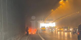 Φωτιά σε ταξί στη λεωφόρο Ποσειδώνος στο Νέο Φάληρο – Καθυστερήσεις στο ρεύμα προς Πειραιά