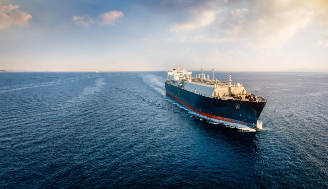 Front,View,Of,A,Big,Lng,Tanker,Ship,Traveling,With