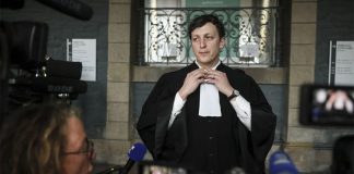 Σοκ στη Γαλλία: Αυτοκτόνησε ο δικηγόρος του παιδεραστή χειρουργού