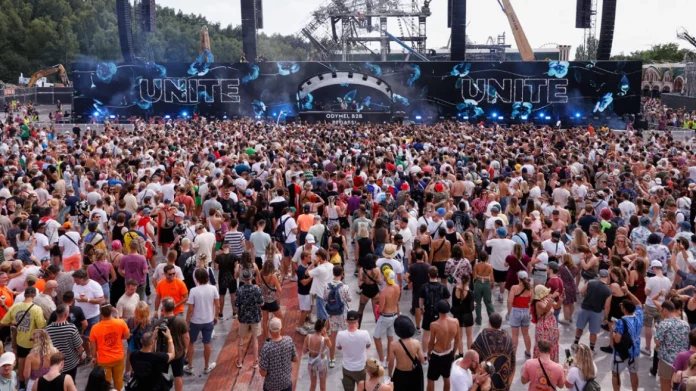 Tomorrowland 2025: Συλλήψεις για ναρκωτικά και βιασμούς – Πρόστιμα 45.900 ευρώ σε θεατές, δείτε βίντεο