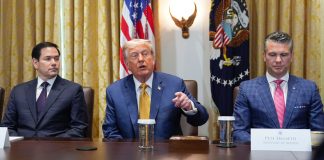 Τραμπ κατά Πούτιν: «Δεν είμαι ευχαριστημένος μαζί του, λέει πολλές βλακείες»