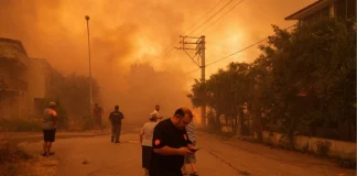 Τέσσερα τα πύρινα μέτωπα στην Τουρκία – Νέες εκκενώσεις, μάχη με τους ισχυρούς ανέμους