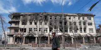 Ουκρανία: Ο κίνδυνος κατάρρευσης είναι πλέον υπαρκτός – Τι θα γίνει αν «πέσει» το Κίεβο, με κομμένη την ανάσα για τη «μεγάλη δήλωση» Τραμπ