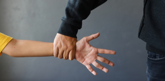 Χερσόνησος: Τουρίστας κατήγγειλε βιασμό από έναν 24χρονο μετά τη διαδικτυακή τους γνωριμία