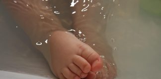 Κύπρος: Γονείς άφησαν βρέφος στο μπάνιο με ζεστό νερό και υπέστη σοβαρά εγκαύματα