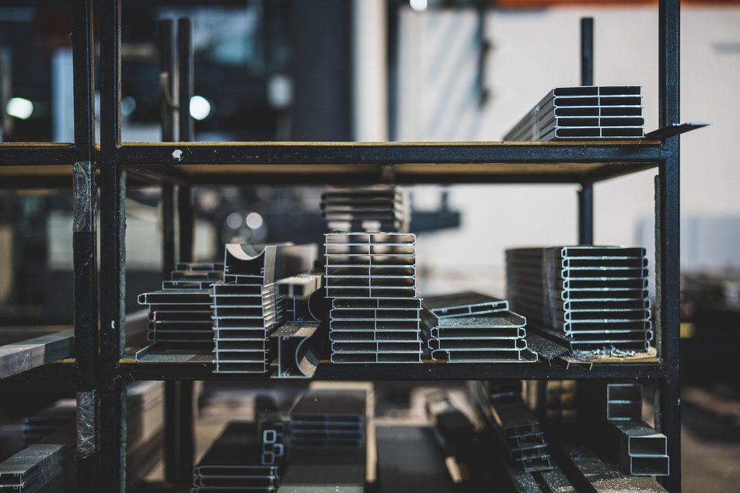 warehouse-5635000_1280