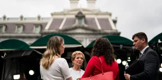 Χαμός στον Λευκό Οίκο – Απομακρύνθηκαν οι δημοσιογράφοι