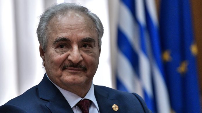 Λιβύη: Στα άκρα οι σχέσεις του Χαφτάρ με την Ευρώπη, στα “κάρβουνα” η Αθήνα για το προσφυγικό