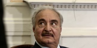 Διπλωματική κρίση στη Λιβύη: Ο Χαφτάρ έδιωξε την ευρωπαϊκή αντιπροσωπεία στην οποία συμμετείχε ο Θάνος Πλεύρης